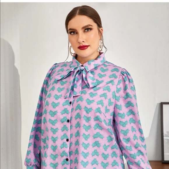 Set of three blouses , white and brown are new the other one used - Picture 2 of 7